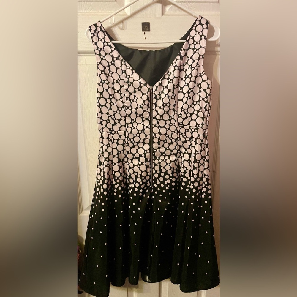 Danny & Nicole Dress 12 - Picture 3 of 5